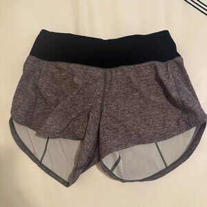 lululemon Speed Up High-Rise Lined Short 2.5", size 4 in grey & black